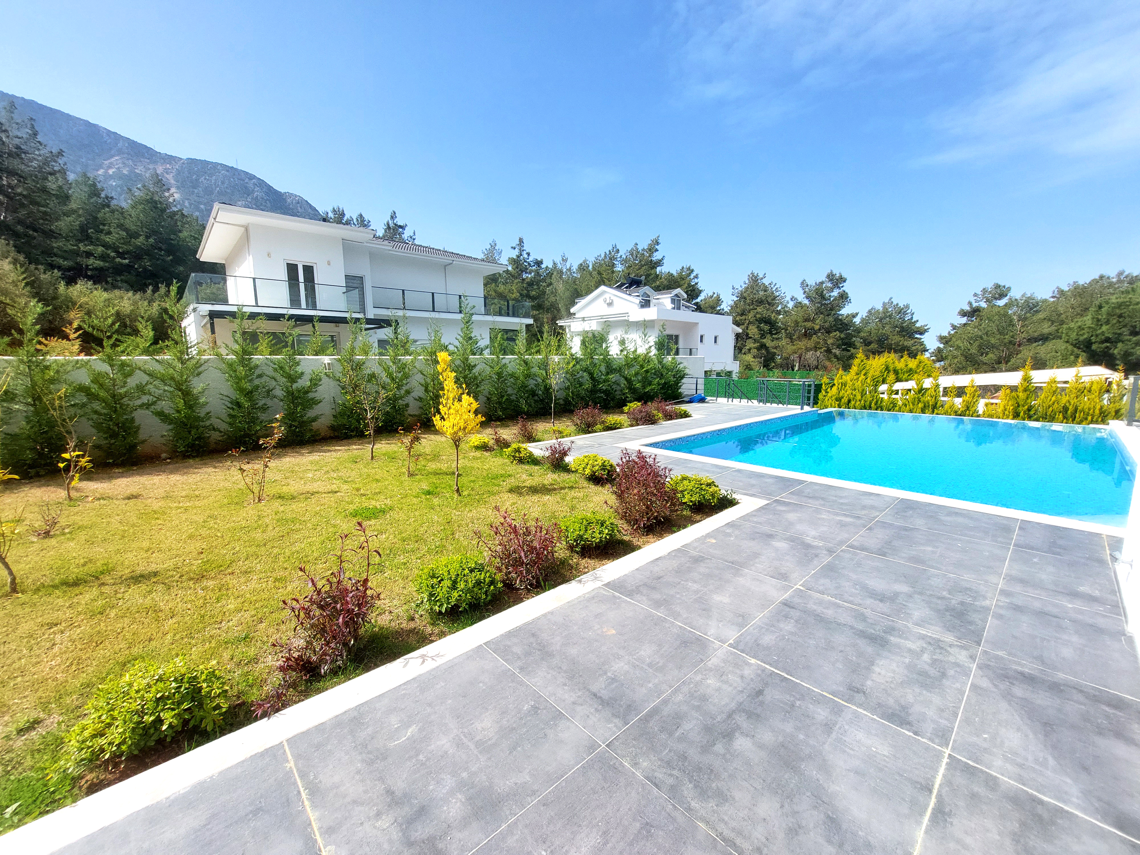 Impressive Luxury Villa in Ovacik Slide Image 9