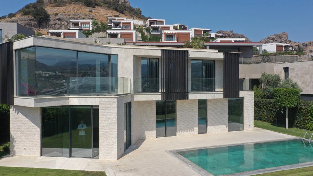 Luxury Sea-View Villa in Bodrum Slide Image 1