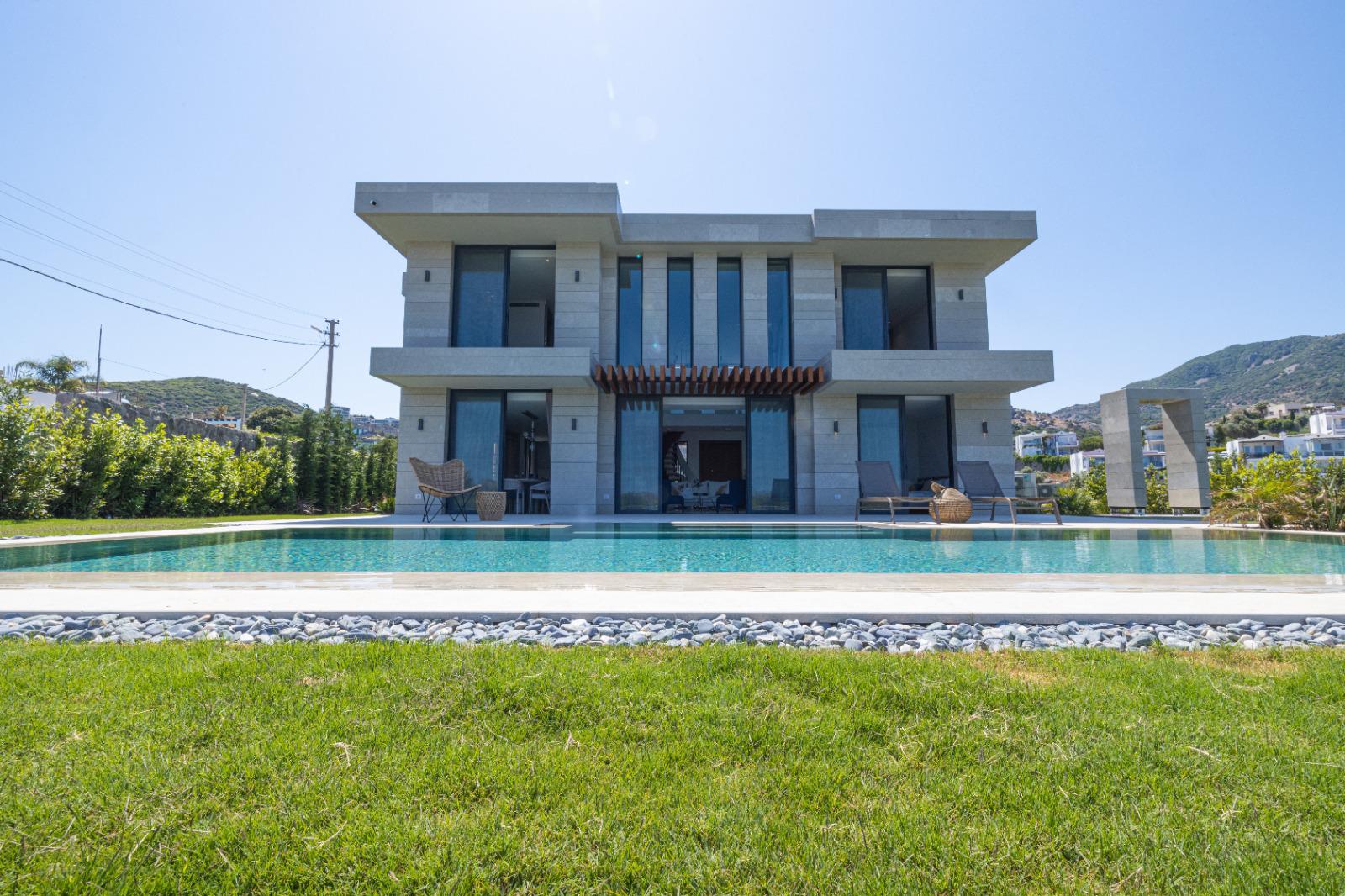 Luxury Villa in Yalikavak Slide Image 2