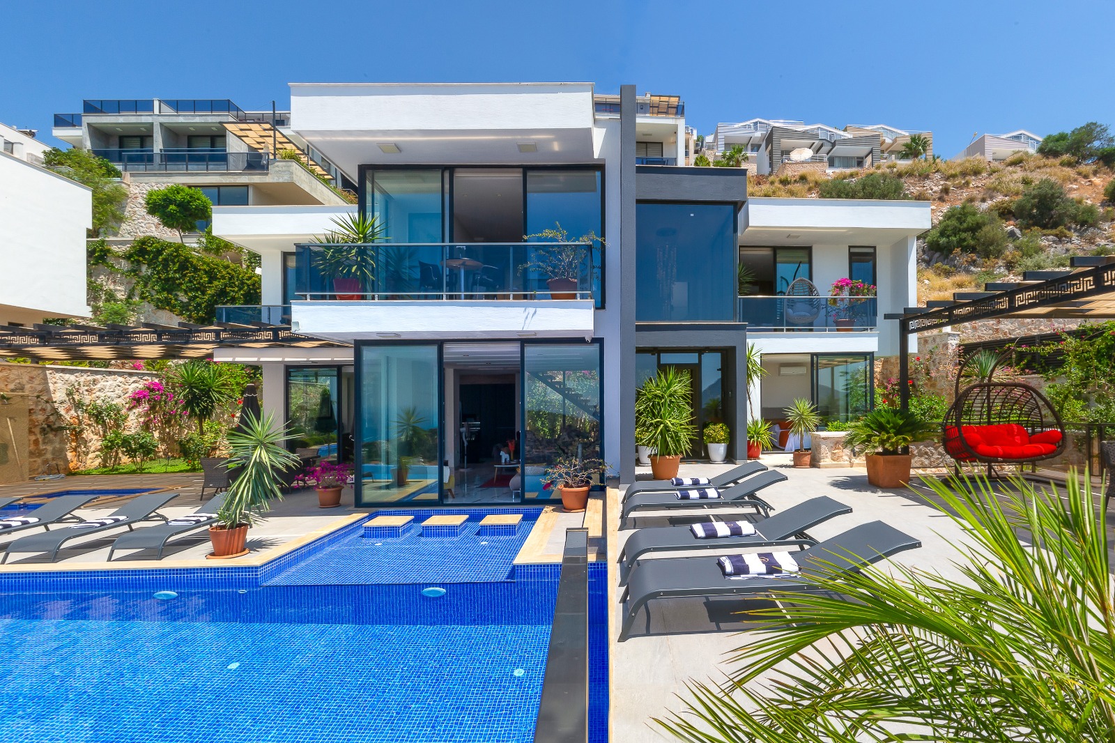 Stunning Luxury Villa in Kalkan Slide Image 6