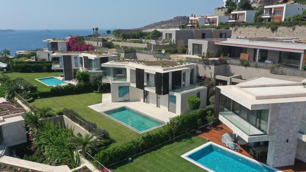 Luxury Sea-View Villa in Bodrum Slide Image 3