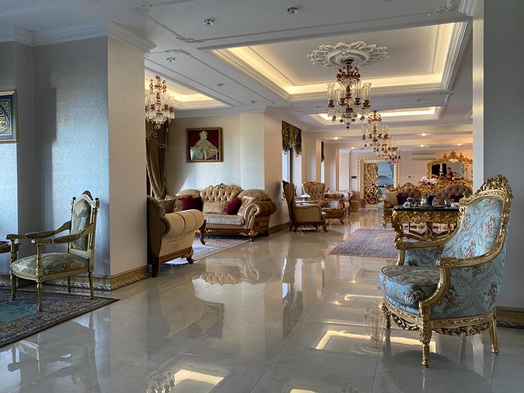 Spacious Luxury Mansion in Istanbul Slide Image 14
