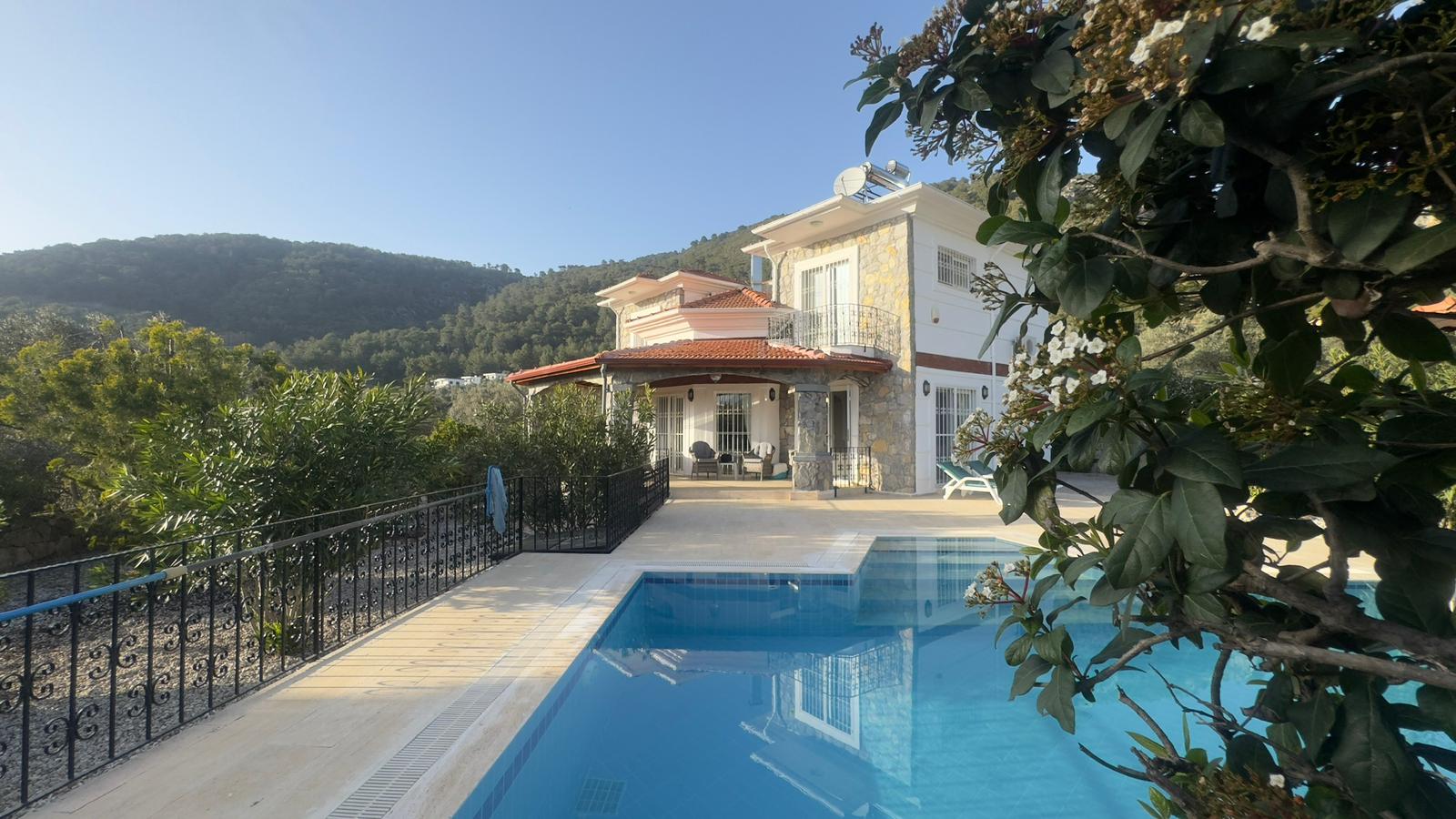 Spacious Villa with Fantasic Views
