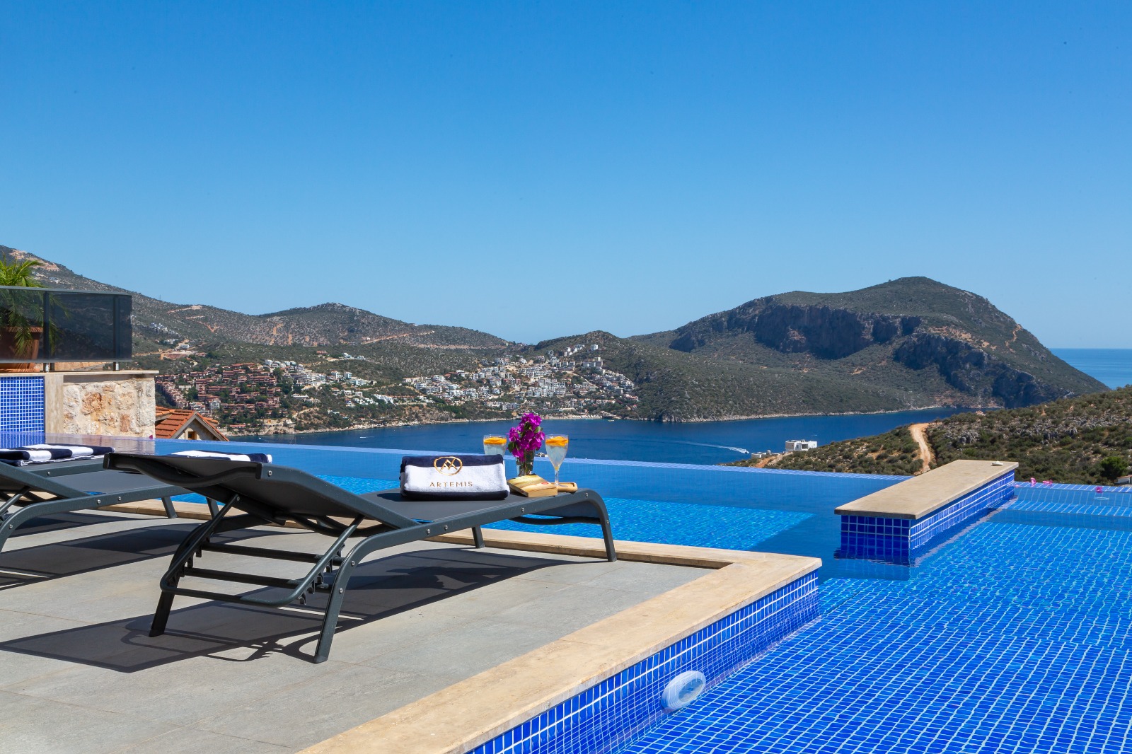 Stunning Luxury Villa in Kalkan Slide Image 2