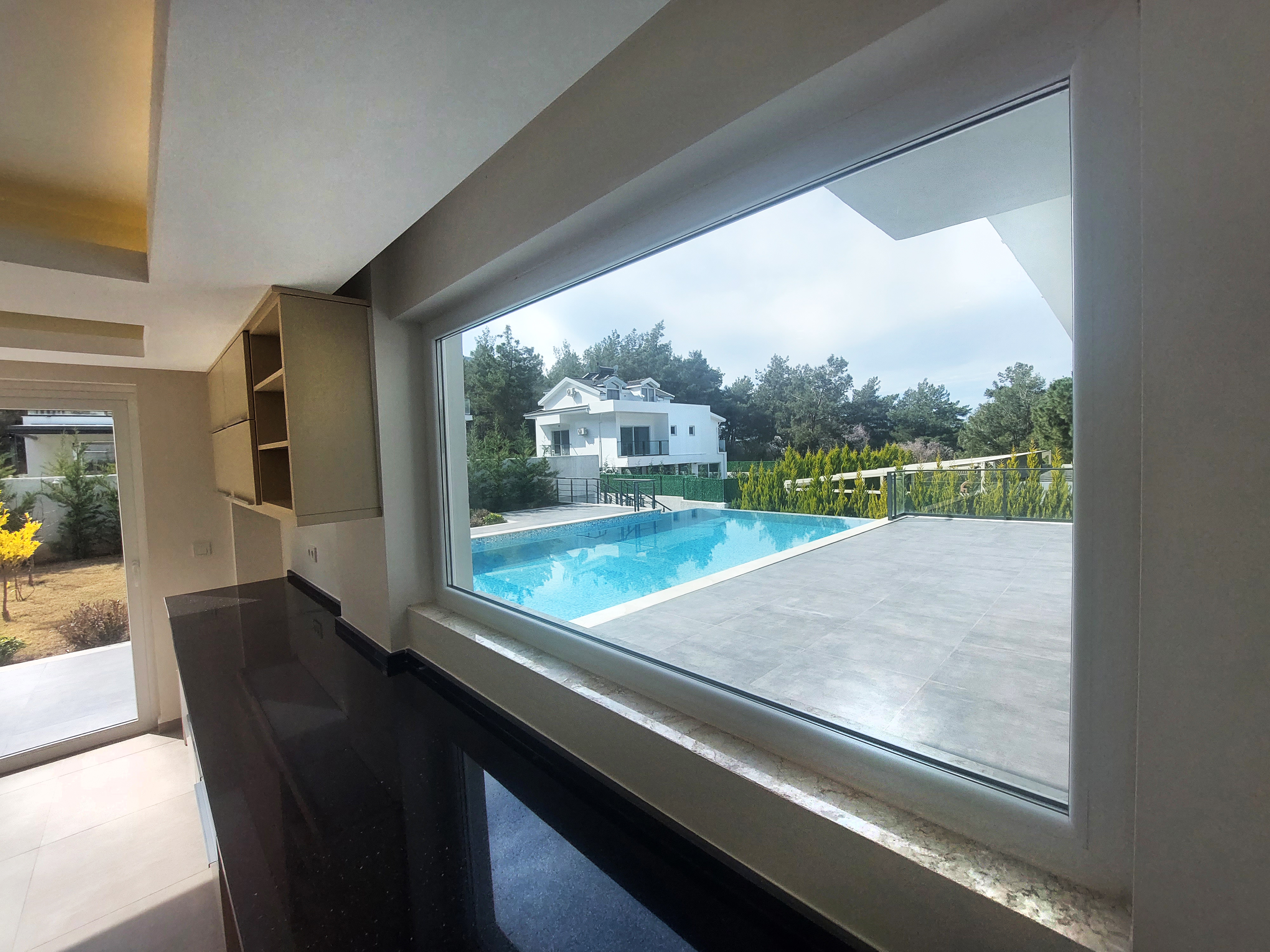 Impressive Luxury Villa in Ovacik Slide Image 15
