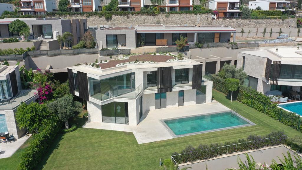 Luxury Sea-View Villa in Bodrum Slide Image 2