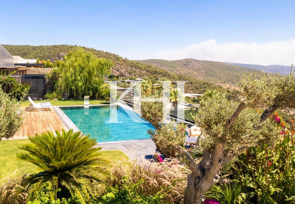 Private Luxury Villa in Konacik Slide Image 4