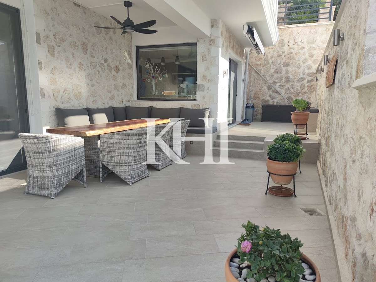 Modern Luxury Villa in Kalkan Slide Image 18