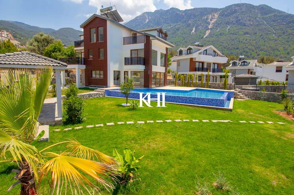 Large Villa For Sale In Ovacik Slide Image 1
