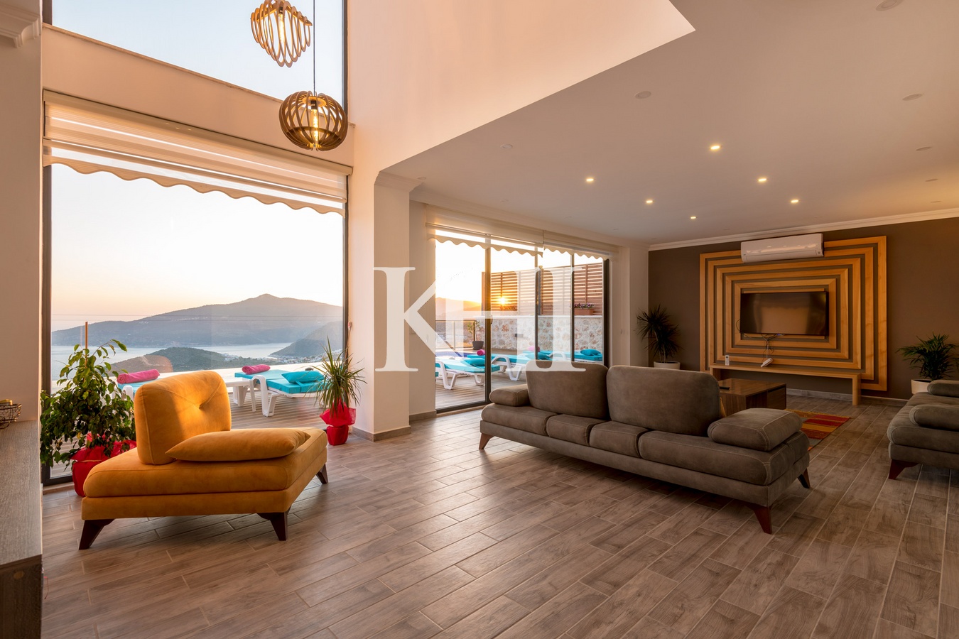 Luxury Panoramic Sea-View Villa Slide Image 31