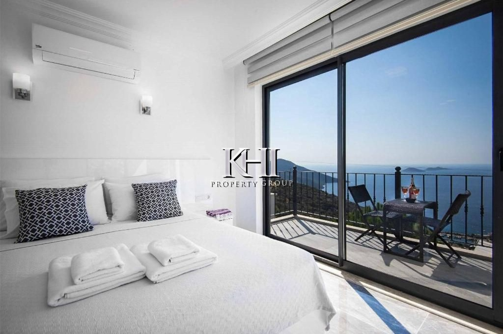 Stunning Sea-View Villa in Kalkan Slide Image 15