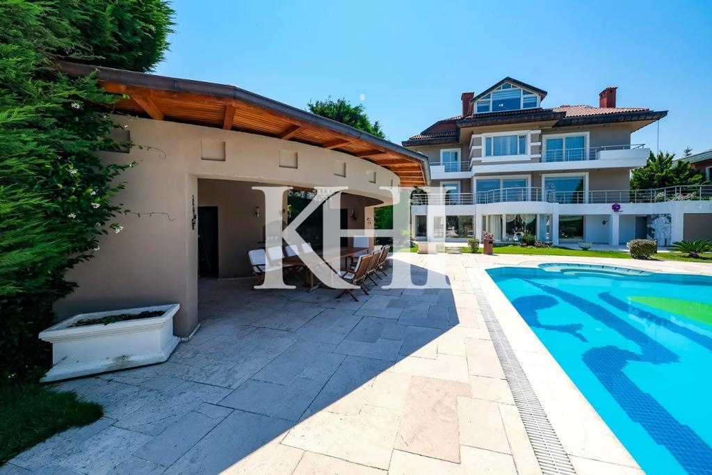 Spacious Luxury Villa in Beykoz Slide Image 24