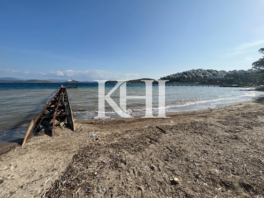 Private Sea Front Property Slide Image 34