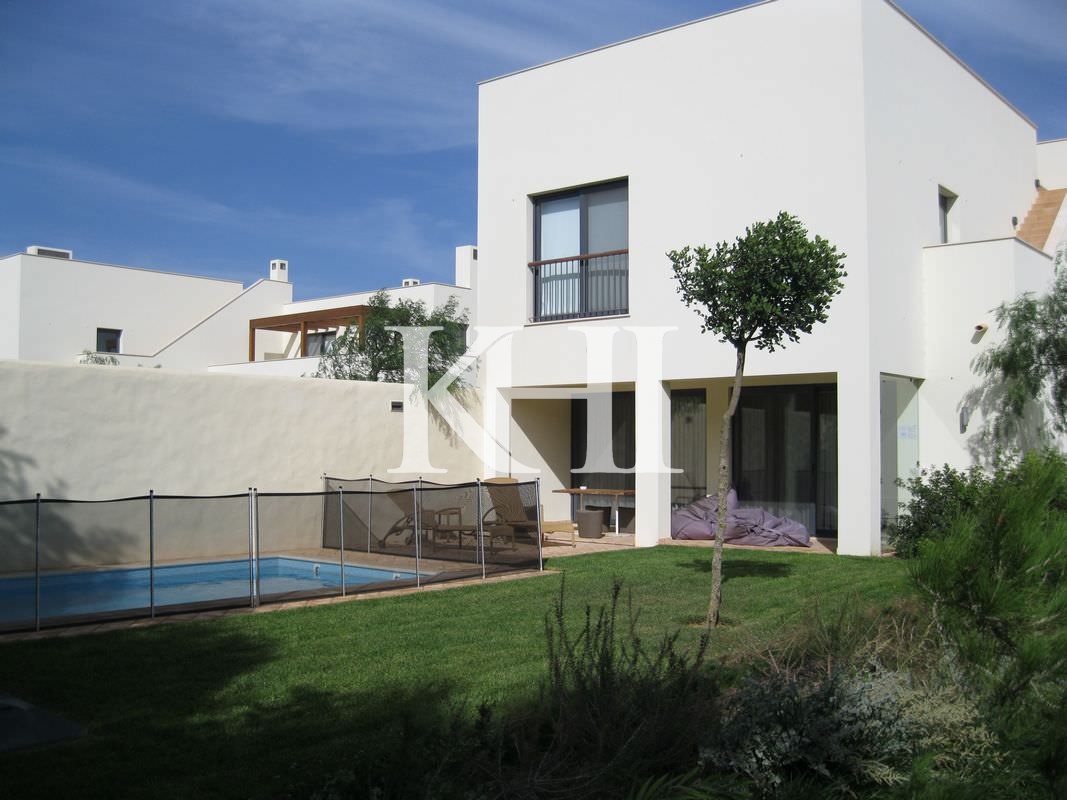 Villa For Sale in the Algarve Slide Image 21