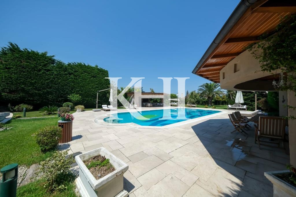 Spacious Luxury Villa in Beykoz Slide Image 32