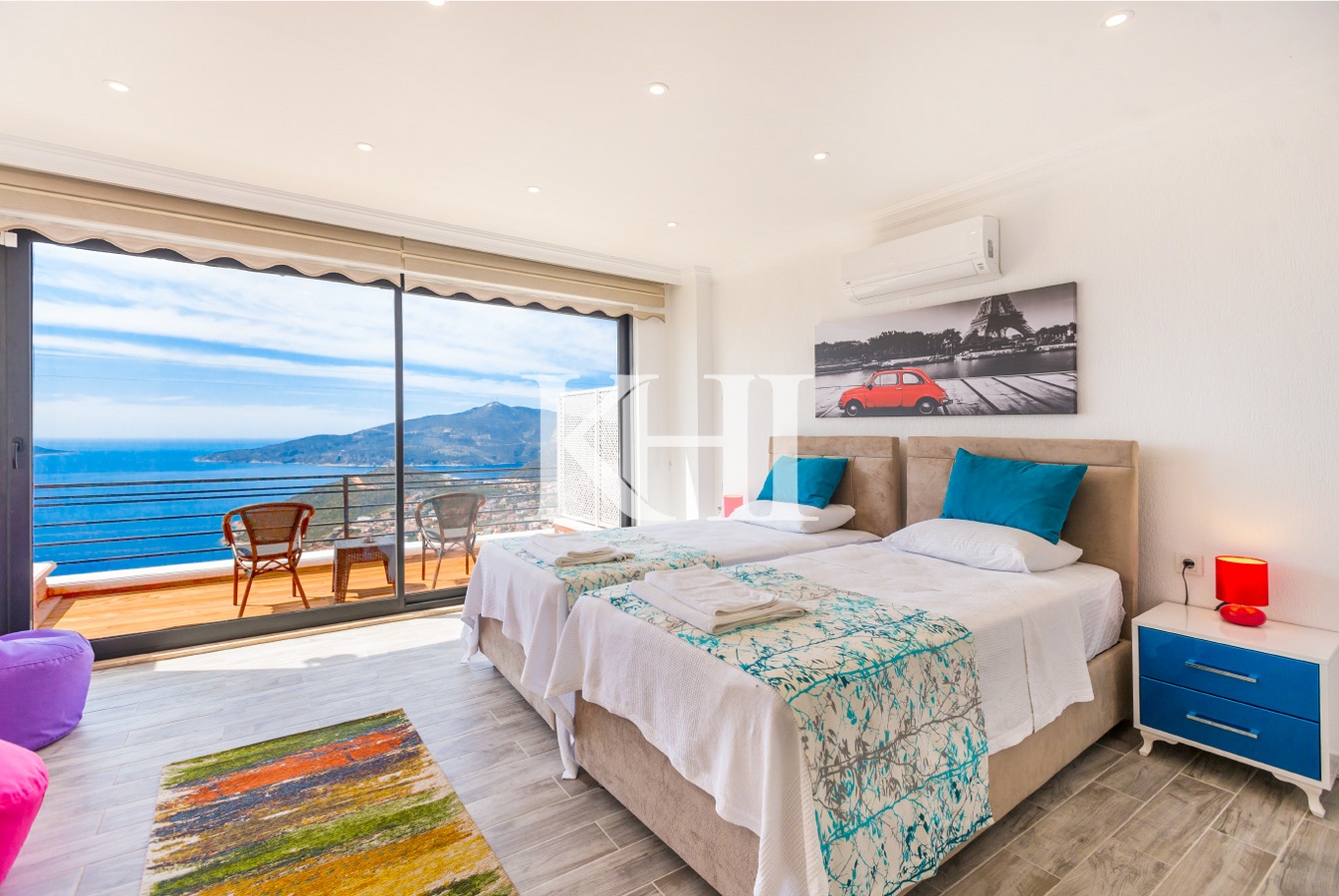 Luxury Panoramic Sea-View Villa Slide Image 11