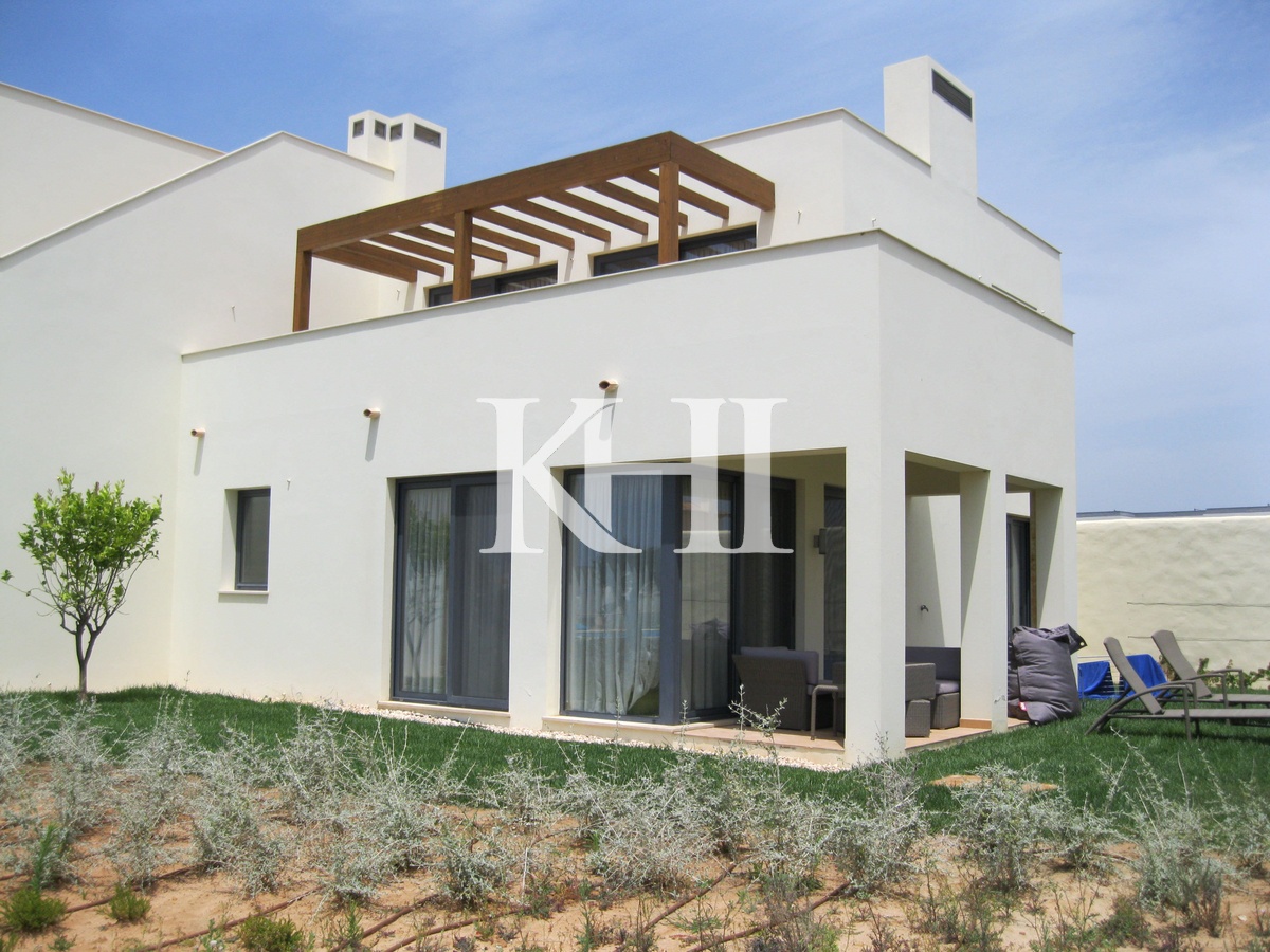Large Villa For Sale in Algarve Slide Image 7