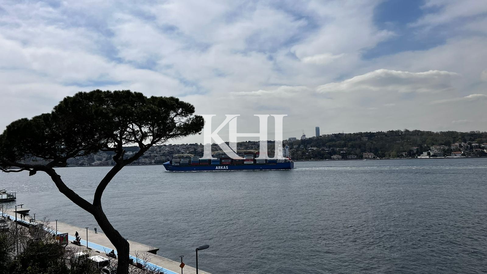 Luxury Apartment in Istanbul Slide Image 41
