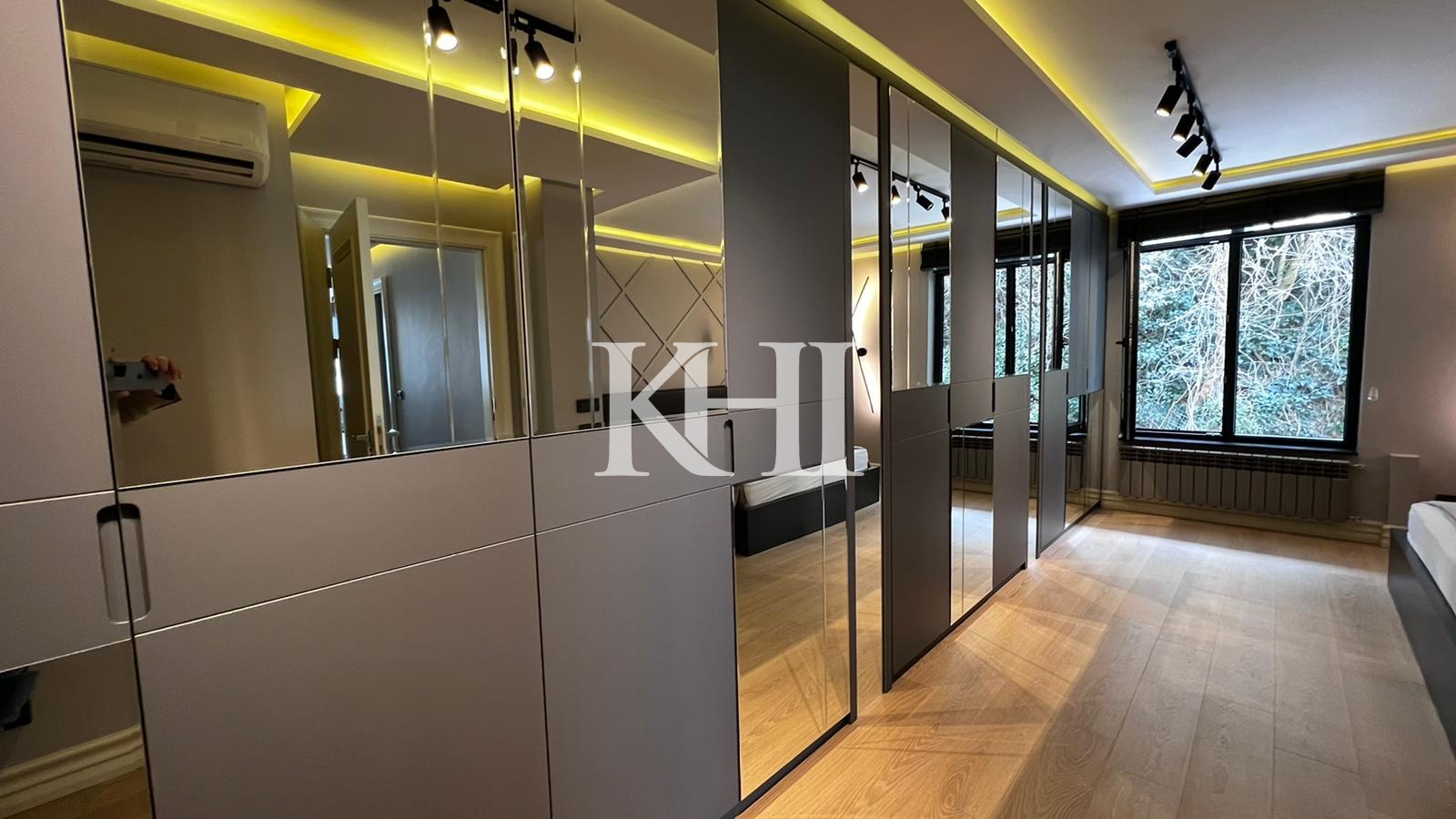 Luxury Apartment in Istanbul Slide Image 34