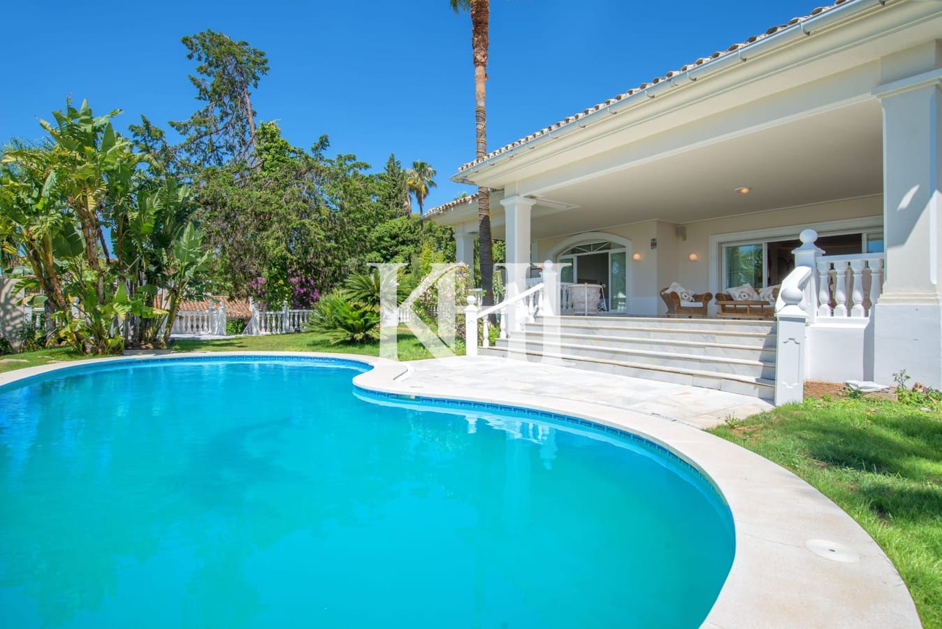 Luxury Marbella Villa For Sale Slide Image 5