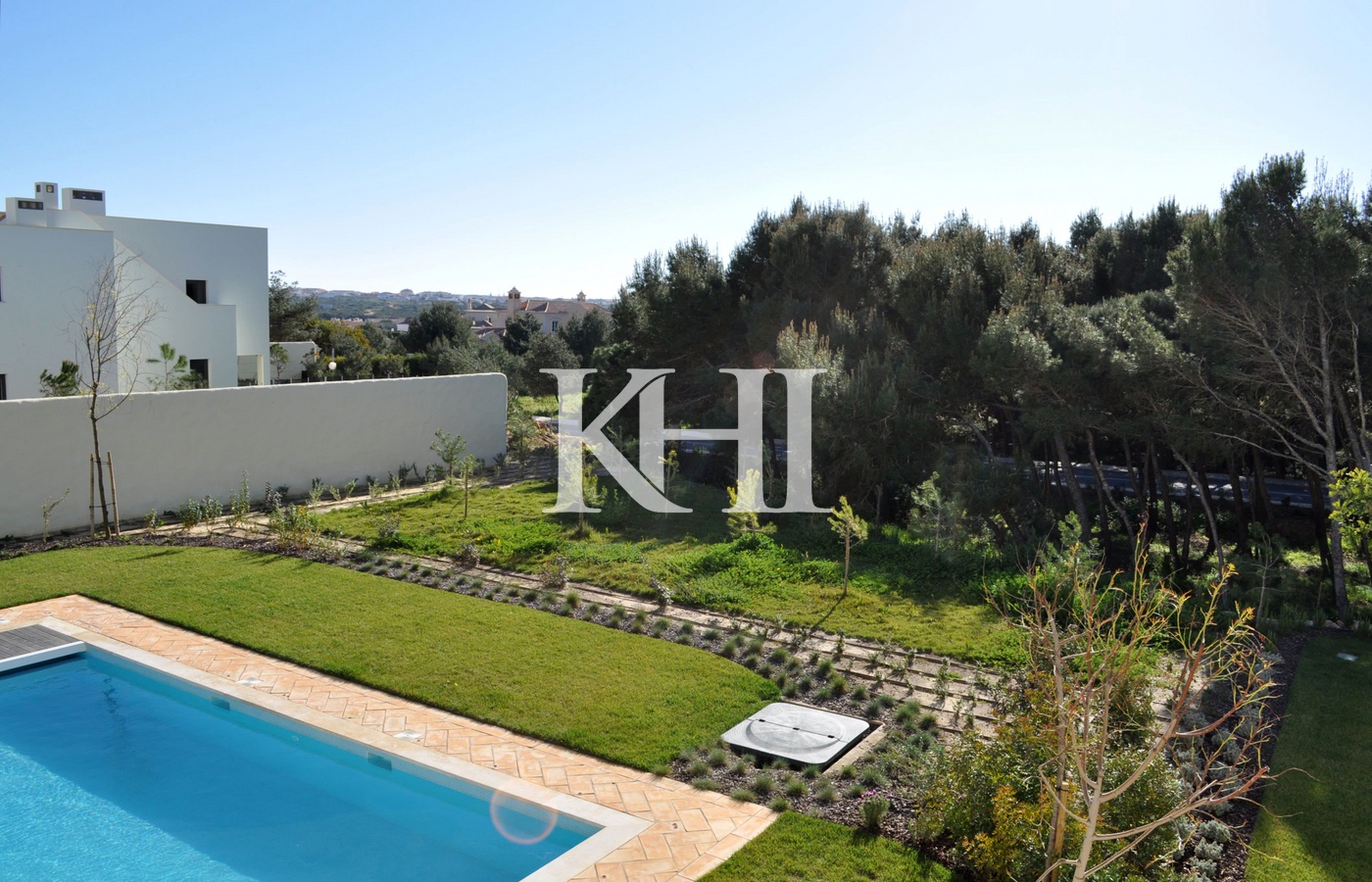 Villa For Sale in the Algarve Slide Image 12
