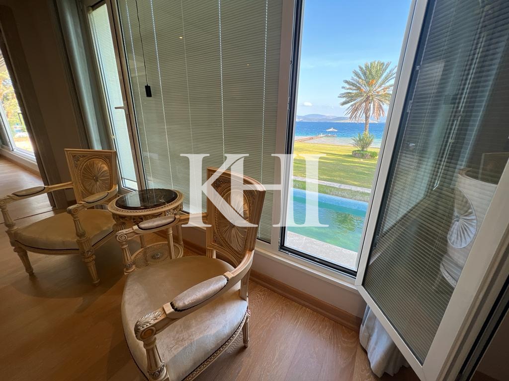 Private Sea Front Property Slide Image 28