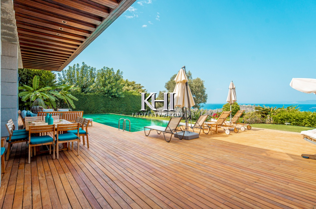 Luxurious Modern Sea-View Villa Slide Image 6