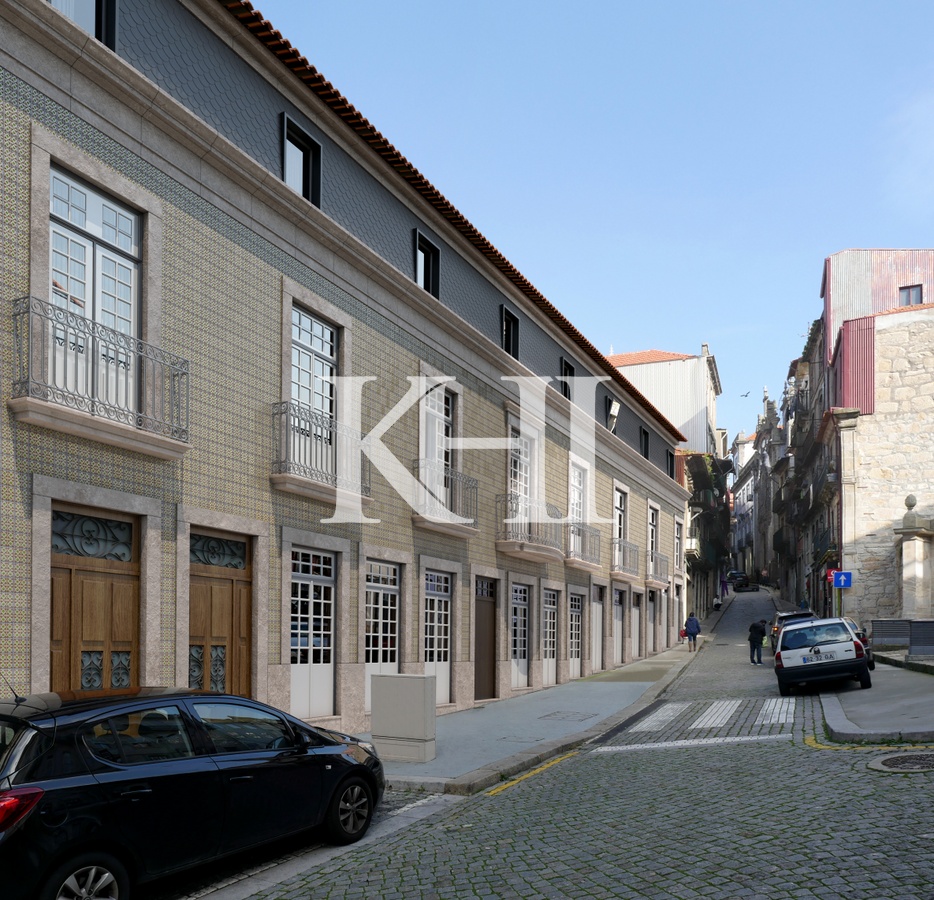 Modern Apartment in Central Porto Slide Image 69