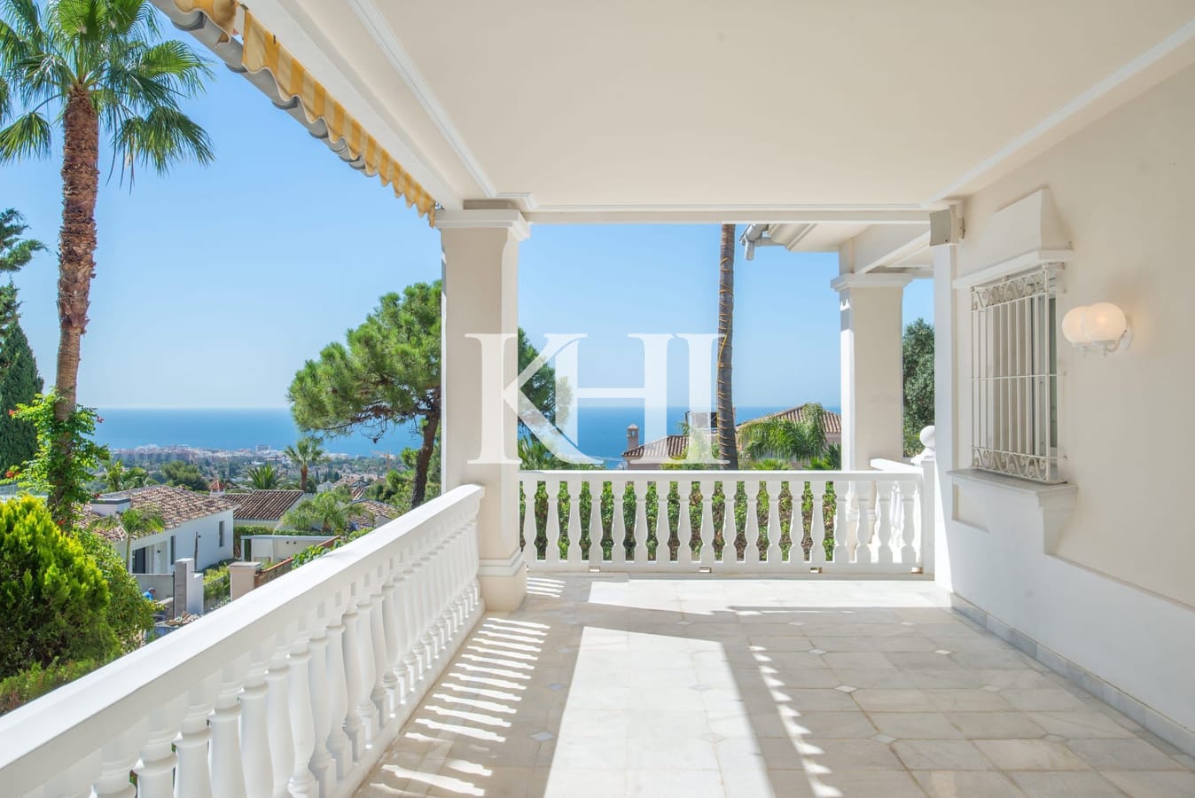 Luxury Marbella Villa For Sale Slide Image 23