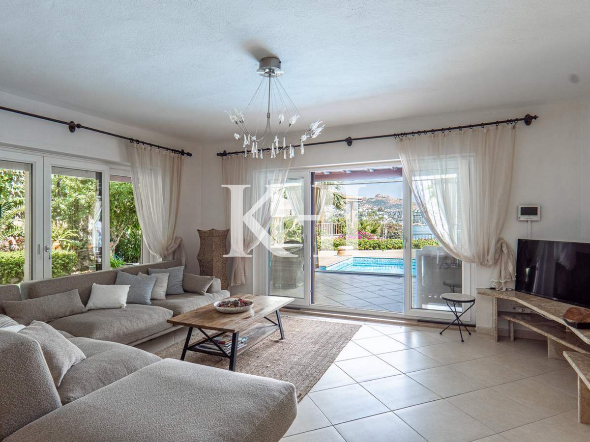 Luxury 5-Bedroom Villa in Bodrum Slide Image 7