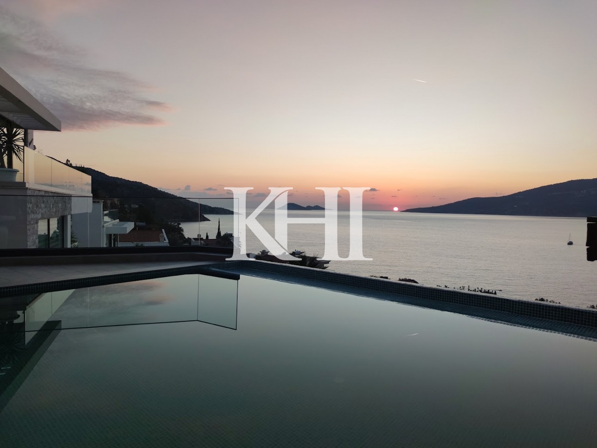 Modern Luxury Villa in Kalkan Slide Image 28