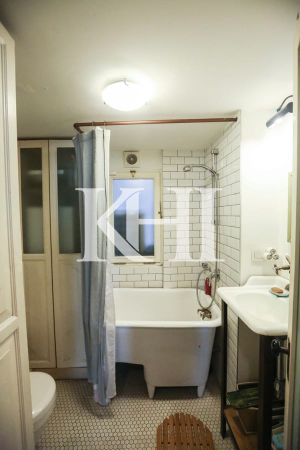 Traditional City Centre Apartment For Sale In Istanbul Slide Image 7