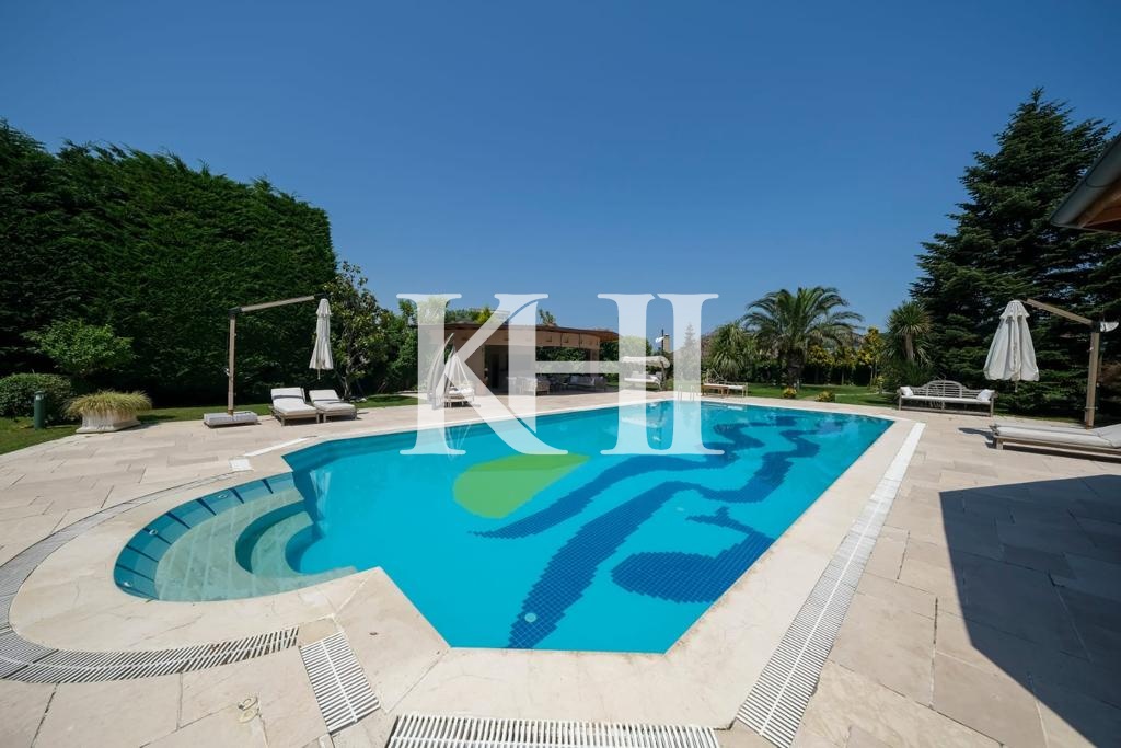 Spacious Luxury Villa in Beykoz Slide Image 26