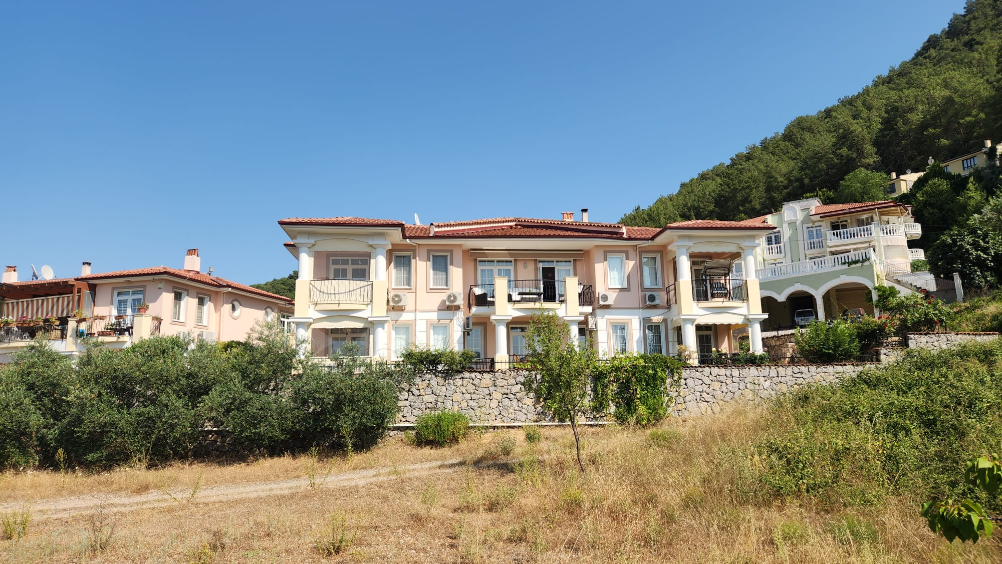 Semi-Detached Villa in Uzumlu Slide Image 1