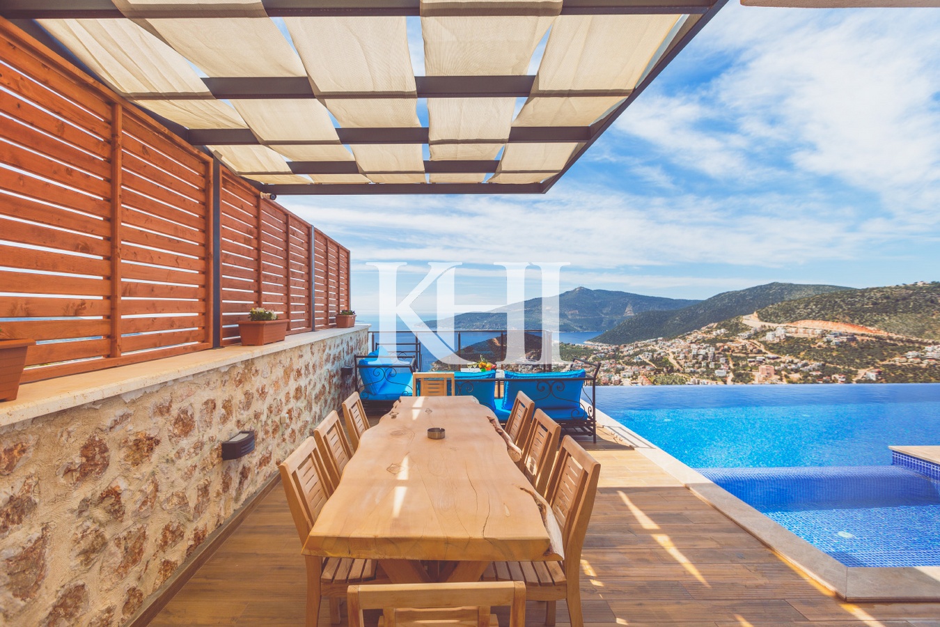 Luxury Panoramic Sea-View Villa Slide Image 10