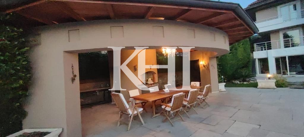 Spacious Luxury Villa in Beykoz Slide Image 90