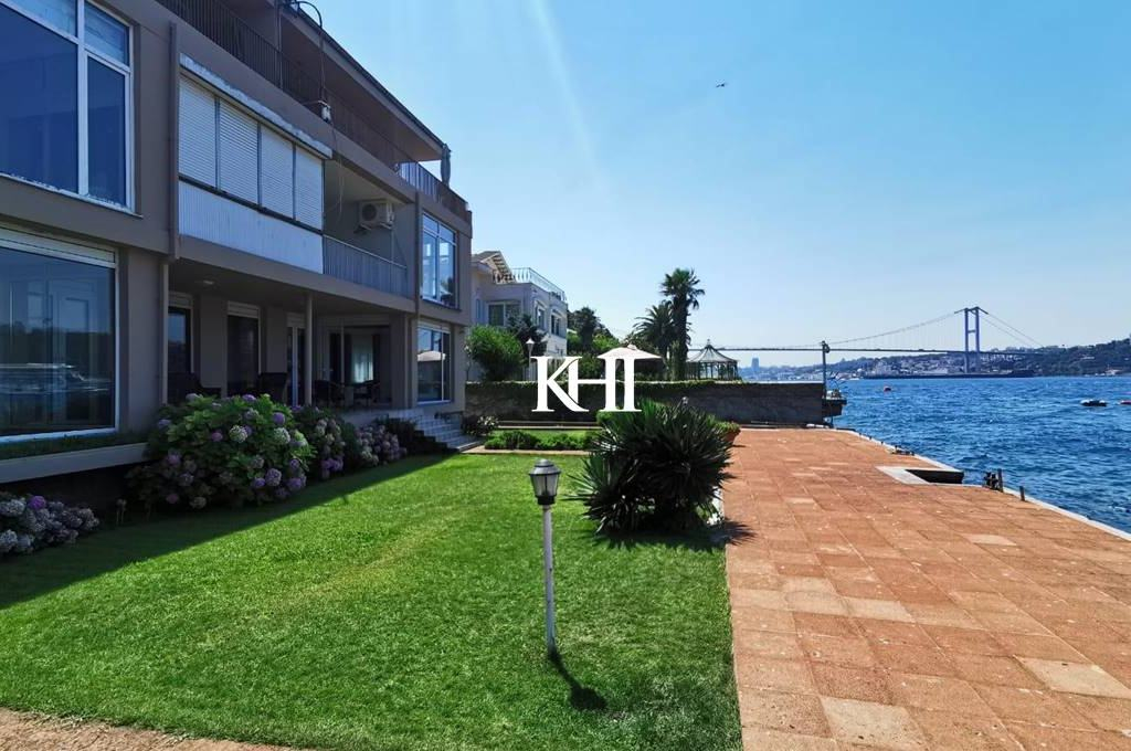 Bosphorus Sea-Front House Slide Image 6