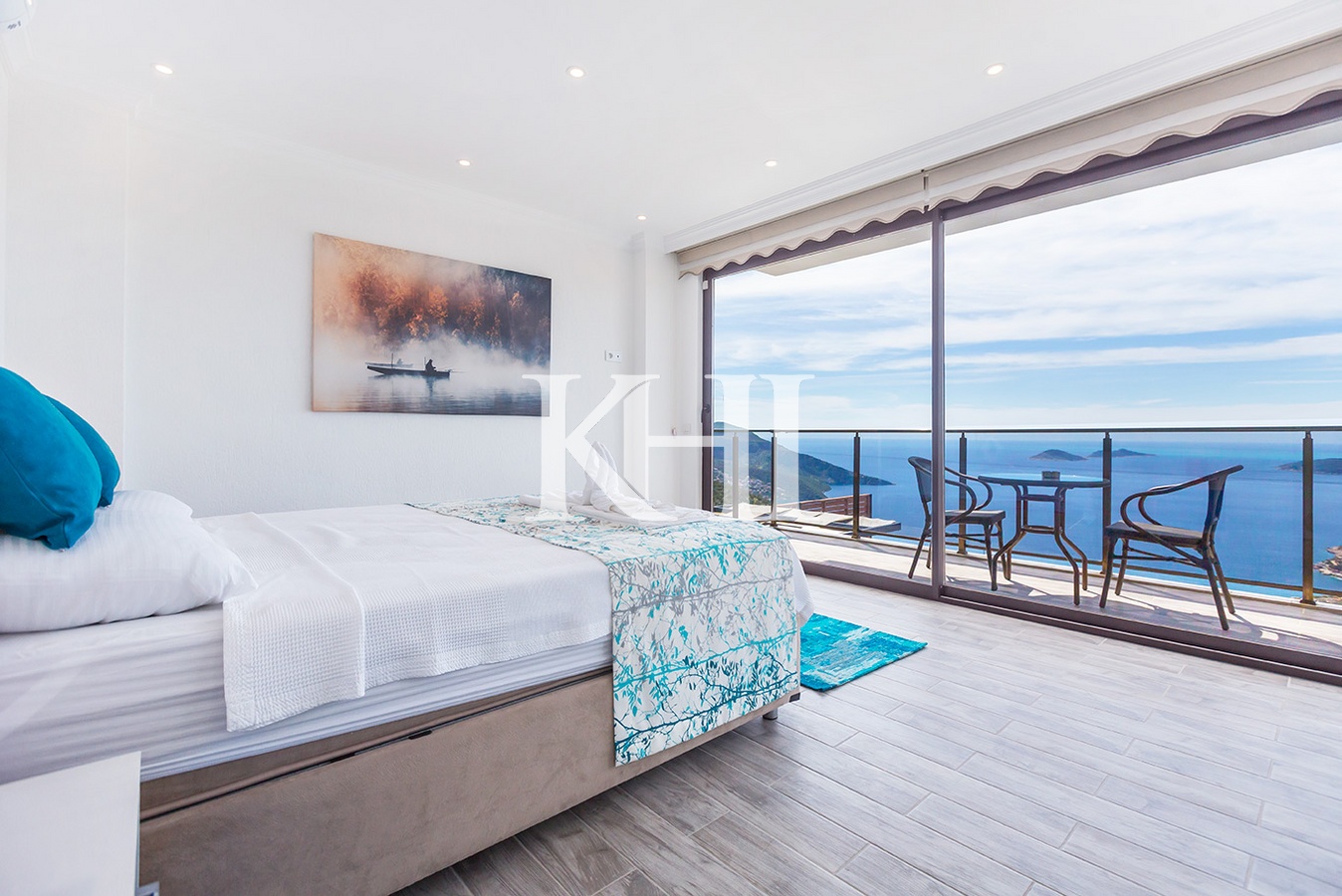 Luxury Panoramic Sea-View Villa Slide Image 24