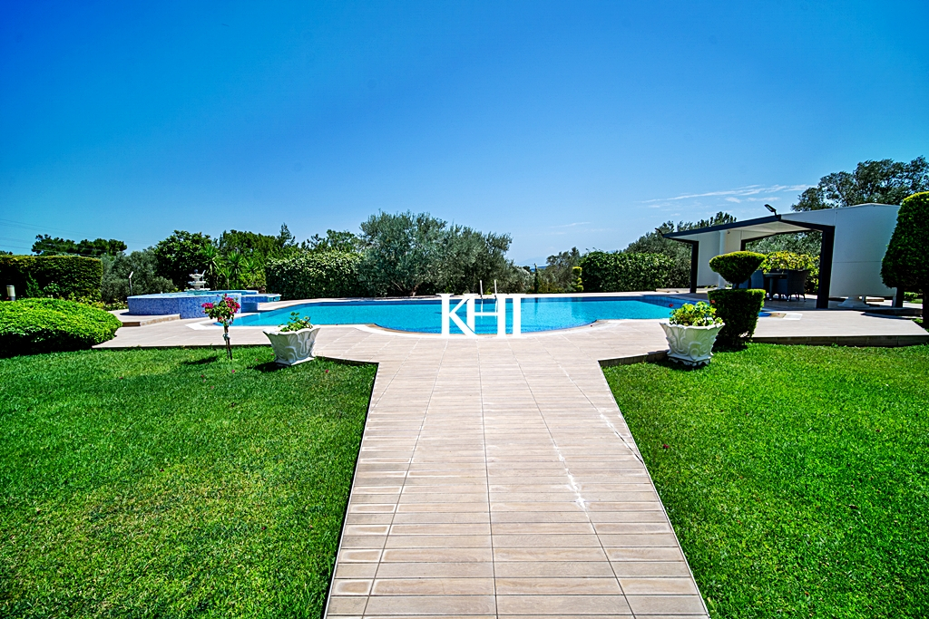 Detached Sea-View Villa in Izmir Slide Image 2