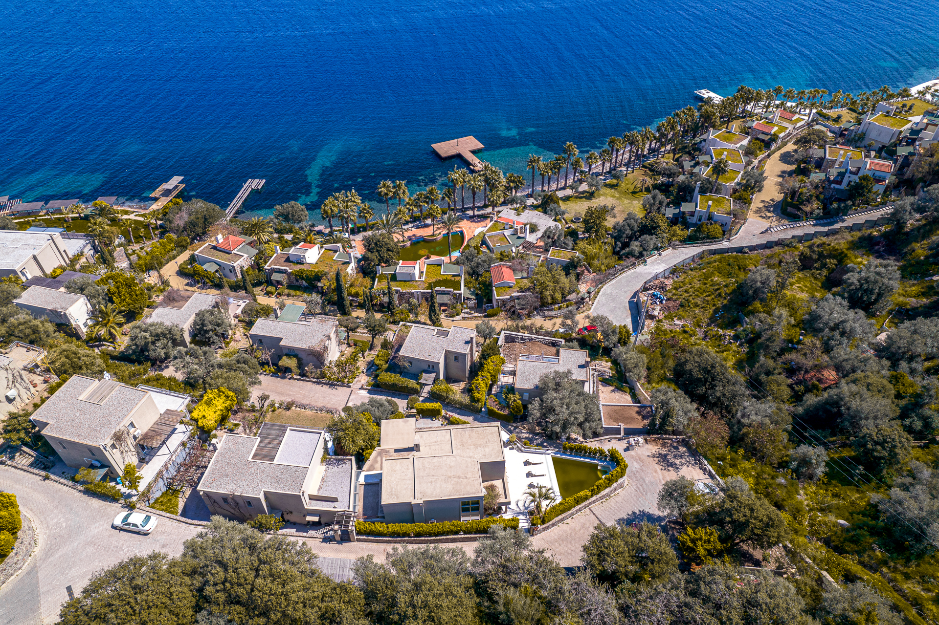 Luxury Villa with Sea-Views Slide Image 3