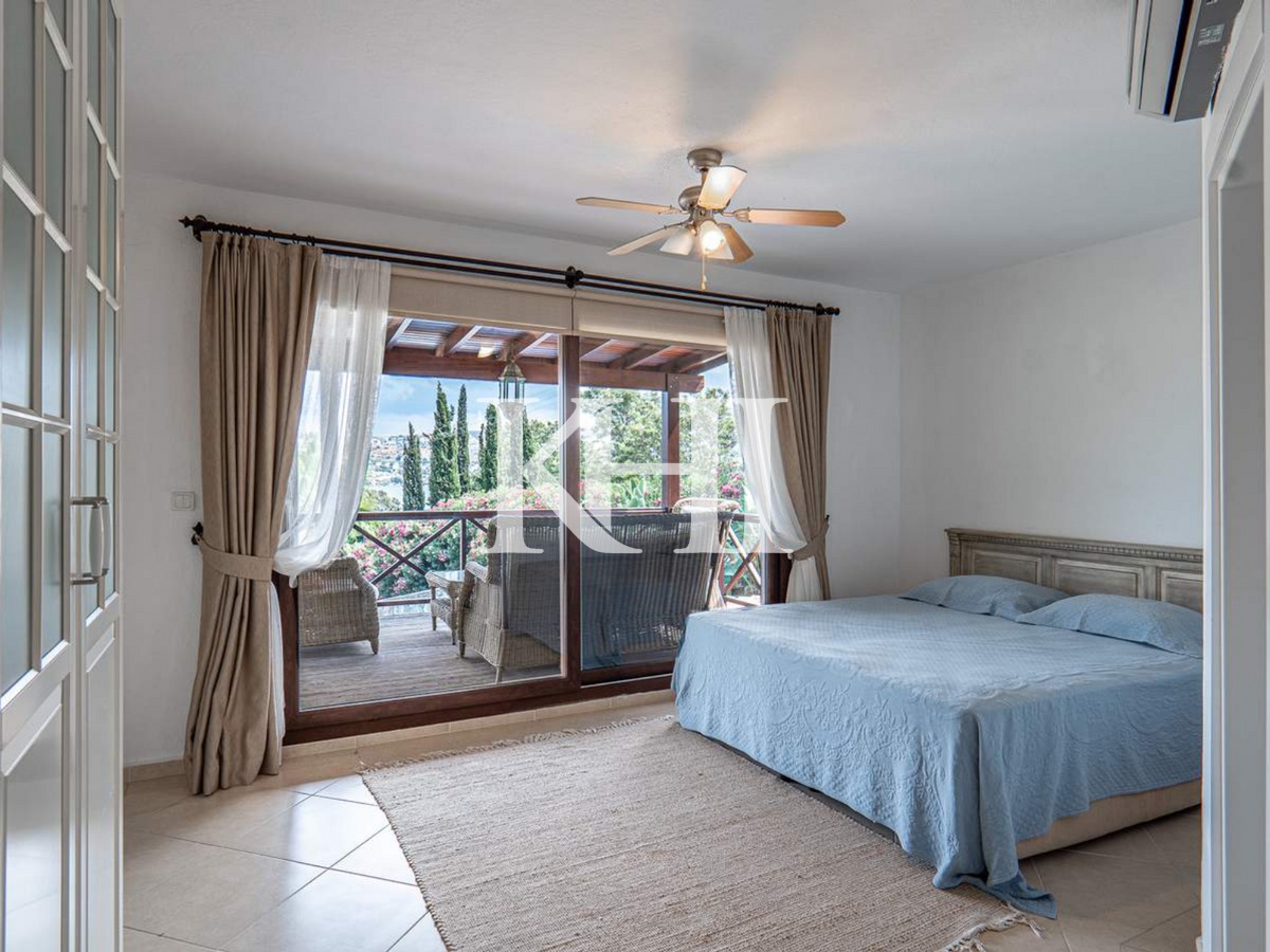 Luxury 5-Bedroom Villa in Bodrum Slide Image 14