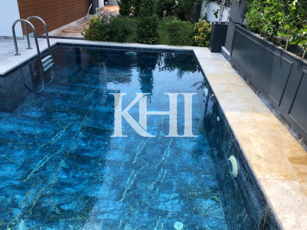 Luxury Villa in Ciftlik Slide Image 1