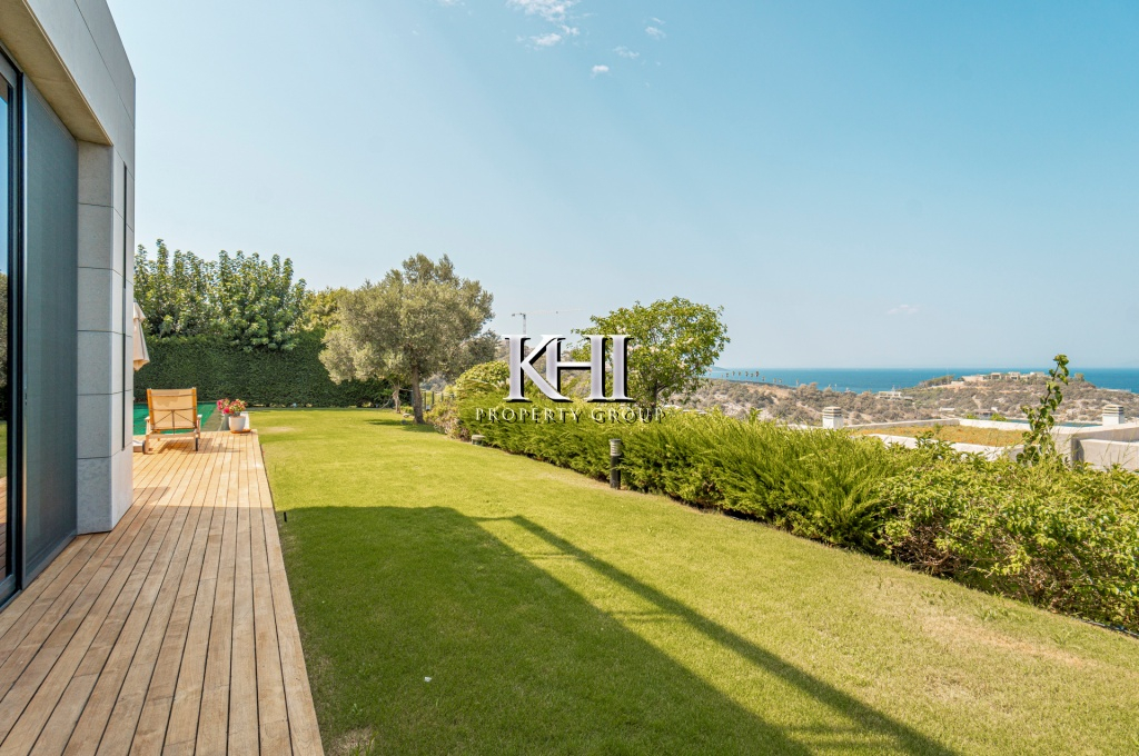 Luxurious Modern Sea-View Villa Slide Image 3