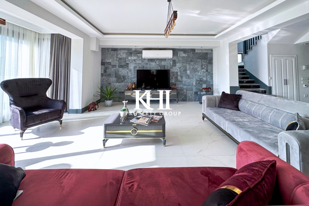 Stylish Luxury Villa in Kargi Slide Image 8