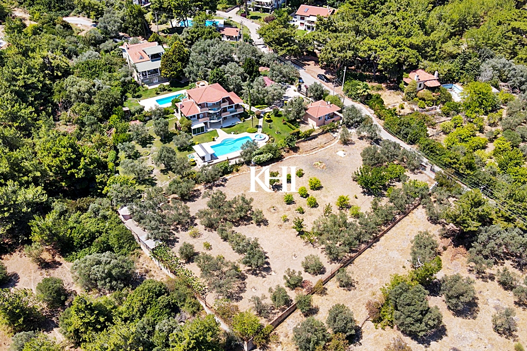 Detached Sea-View Villa in Izmir Slide Image 14