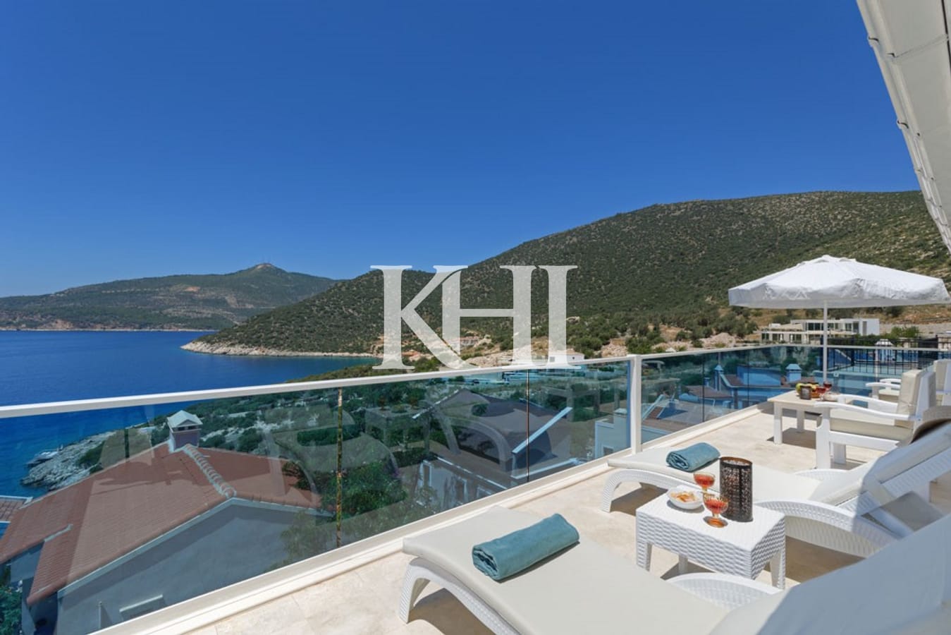 Luxury Detached Villa in Kalamar Slide Image 6