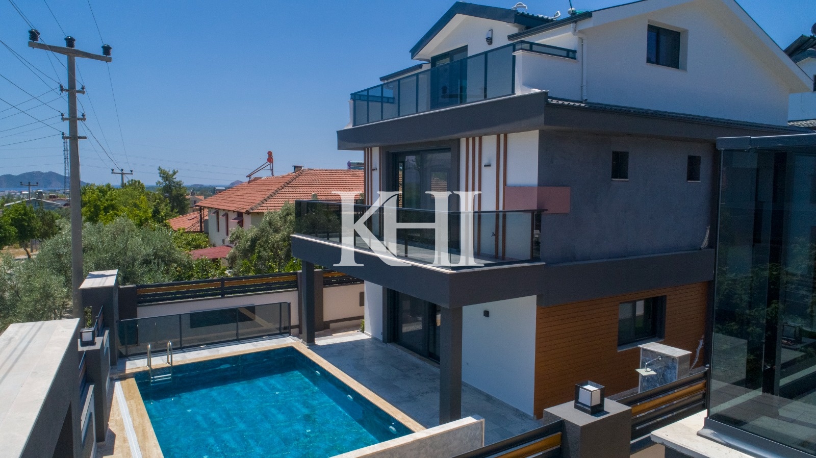 Luxury Villa in Ciftlik Slide Image 5
