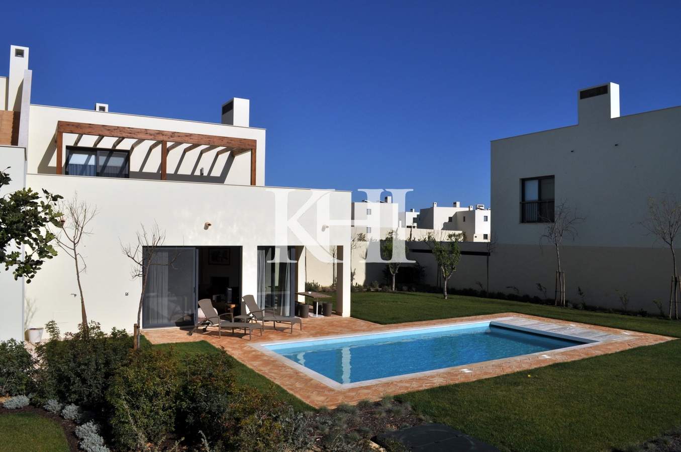 Villa For Sale in the Algarve Slide Image 11