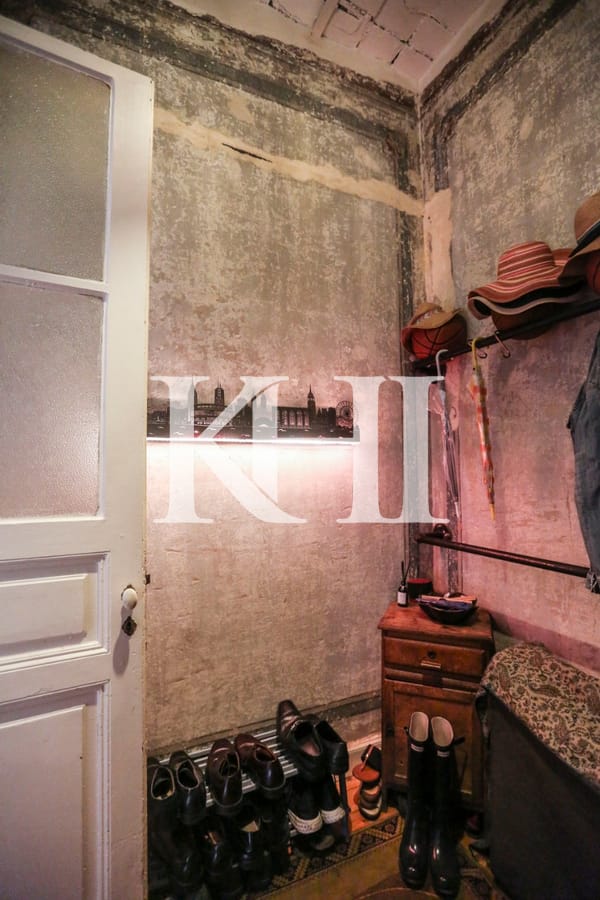 Traditional City Centre Apartment For Sale In Istanbul Slide Image 1