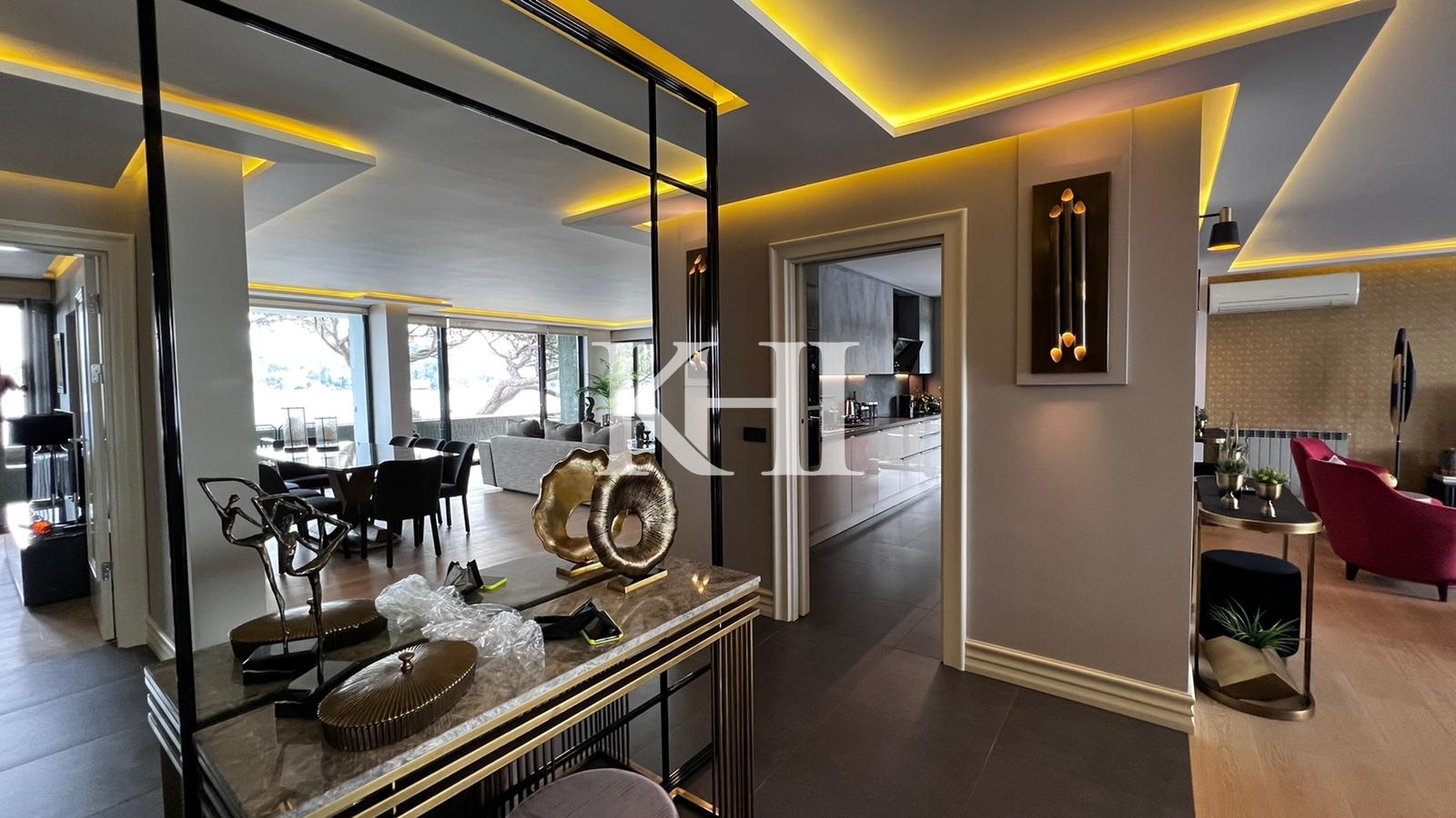 Luxury Apartment in Istanbul Slide Image 31